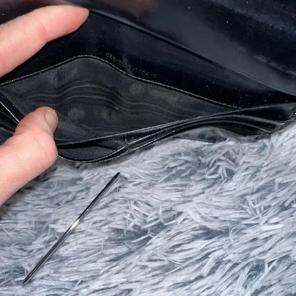 Vintage Gucci By Tom Ford 1998 black patent leather wallet - EUC - Picture 8 of 11